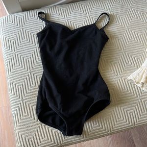 Capezio, kids leodard, intermediate (6/7), black, barely worn